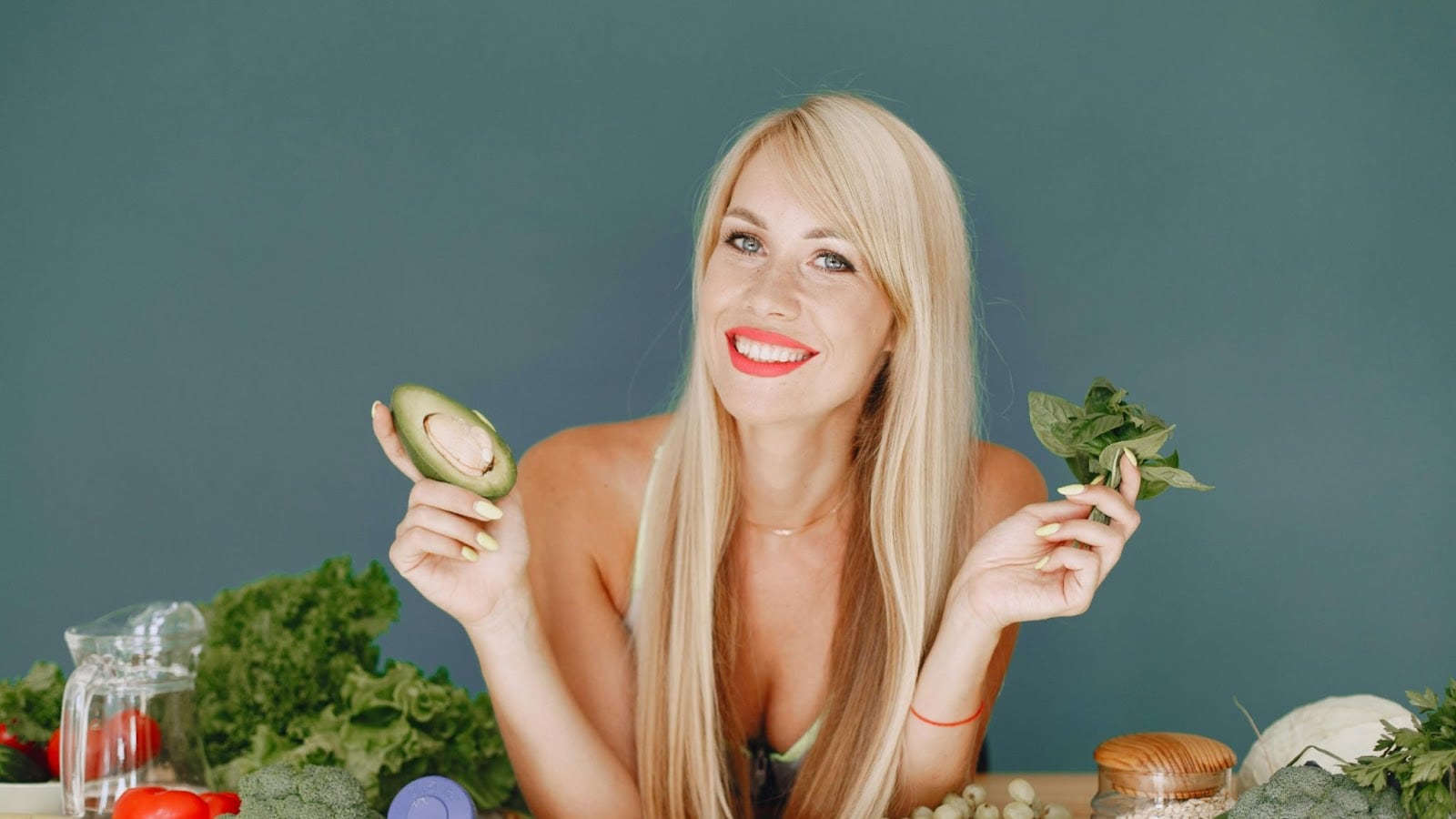 L'alimentazione corretta per avere dei capelli sani: 10 cibi che non devono mancare
