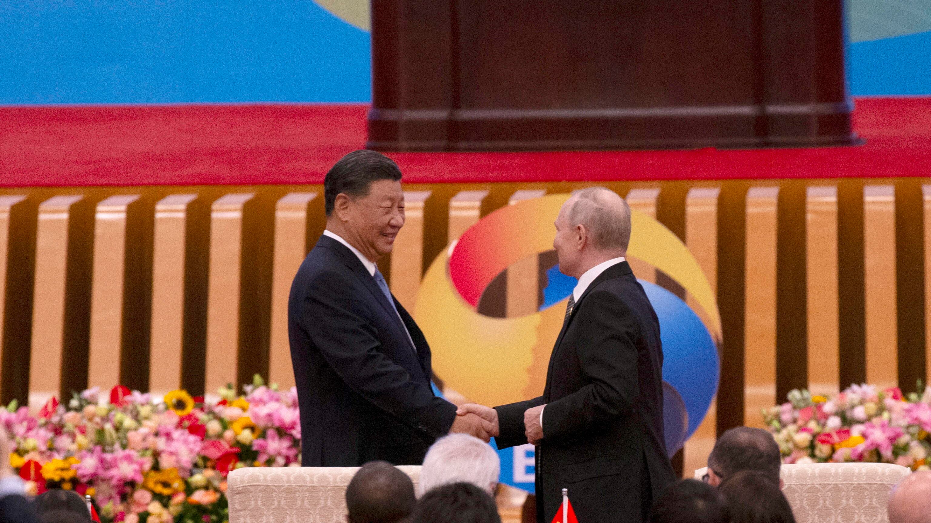 Xi Jinping incontra "l'amico" Putin. Ma la collaborazione non è più senza limiti