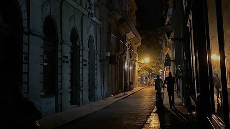 A Cuba la "revolucion" resta completamente al buio