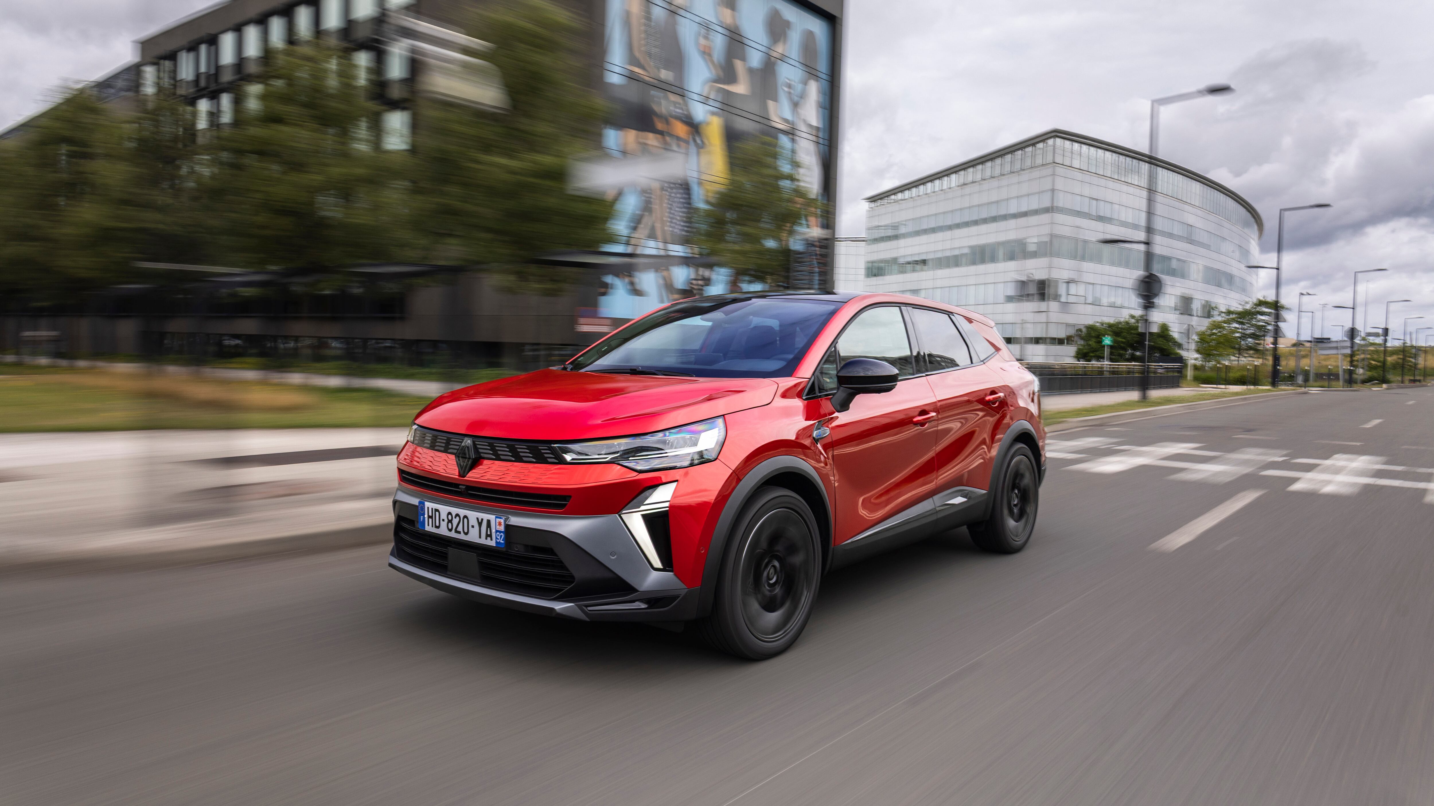 Renault Symbioz, come va la nuova Full Hybrid: consuma poco e ha un bel carattere