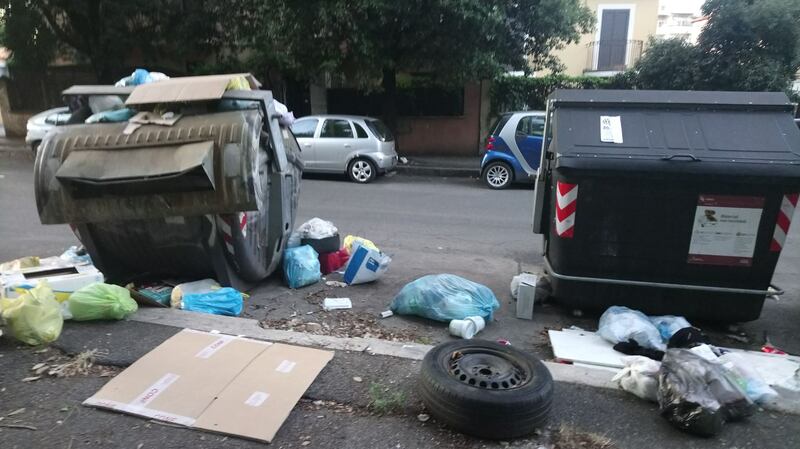 Roma, ancora caos per l'emergenza rifiuti 5