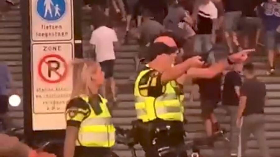 "Guerriglia" in Olanda tra tifosi di Twente e Fiorentina: ecco cosa è successo