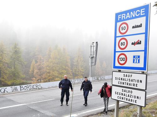 Droni per allontanare i migranti: così la Francia attua i respingimenti al confine italiano