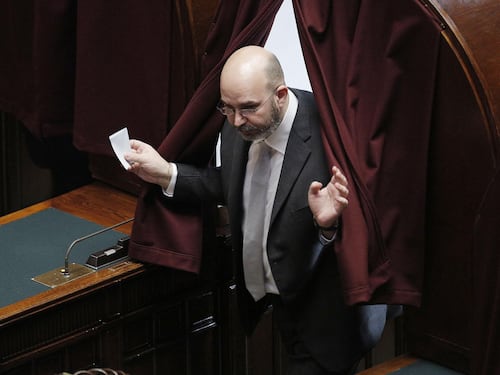 I grillini incalzano il Pd: "Votate Rodotà, basta inciuci"