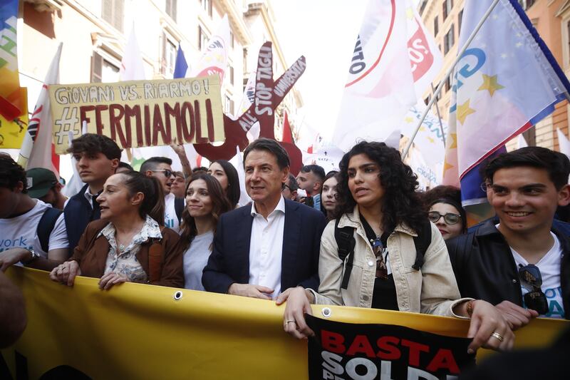 Giuseppe Conte in piazza