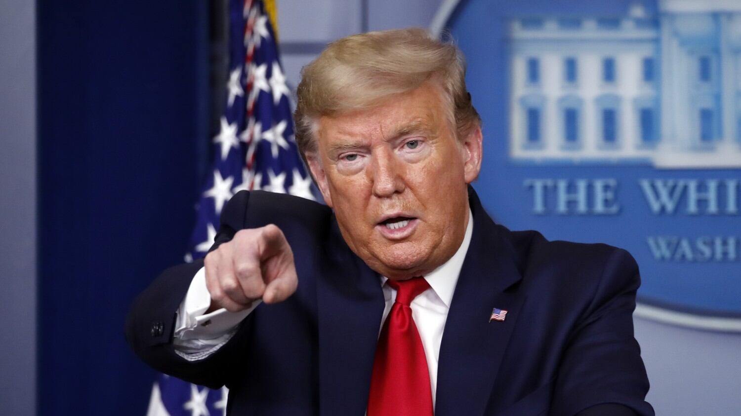 "Favorisce la Cina". Trump taglia i fondi all'Oms. Pioggia di critiche