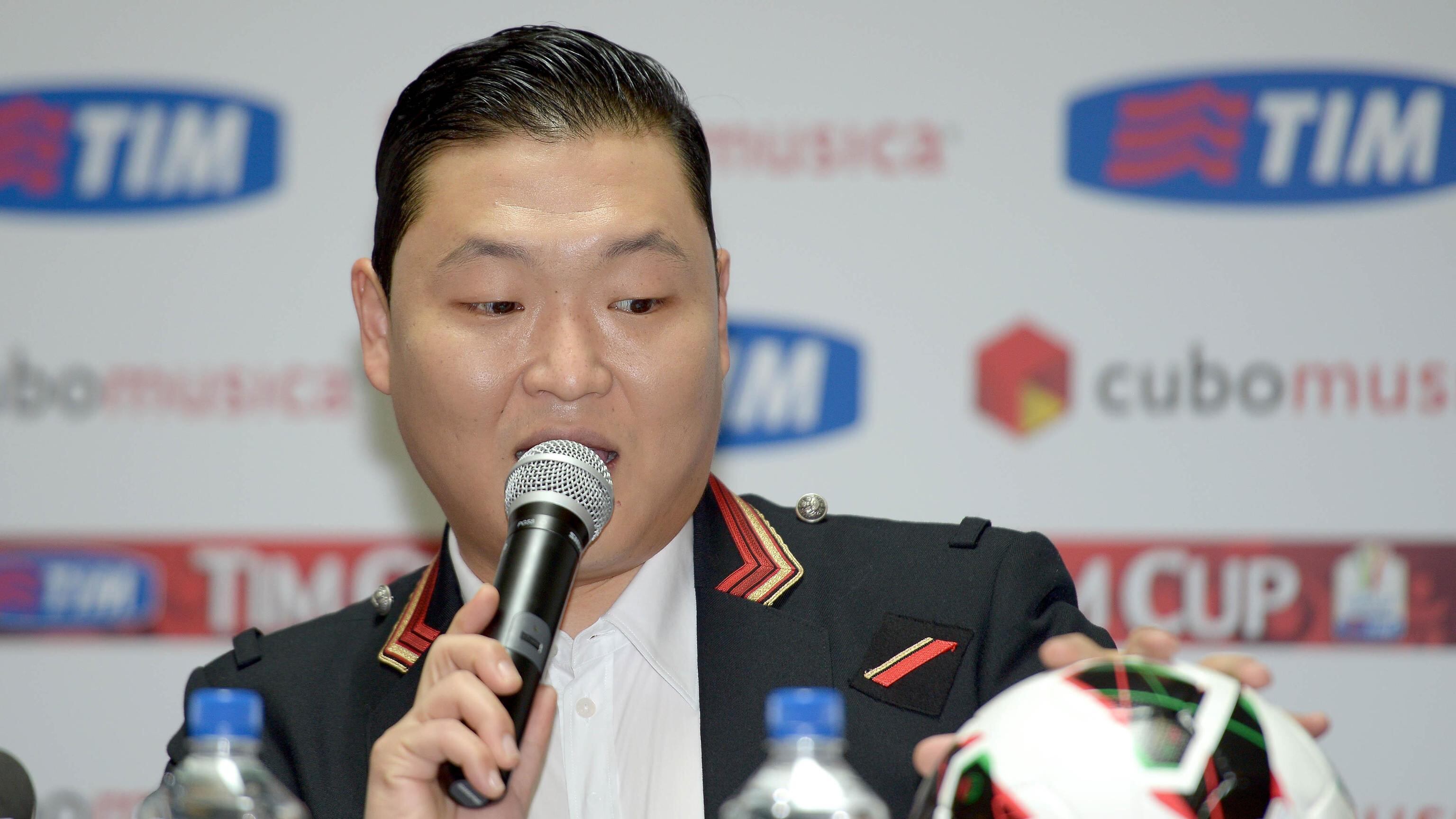 La prima di Psy a Roma: chiede noodle e sigarette