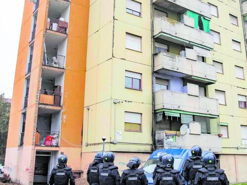 Case Aler, cambia il sistema. "Sgombero e subito i lavori"