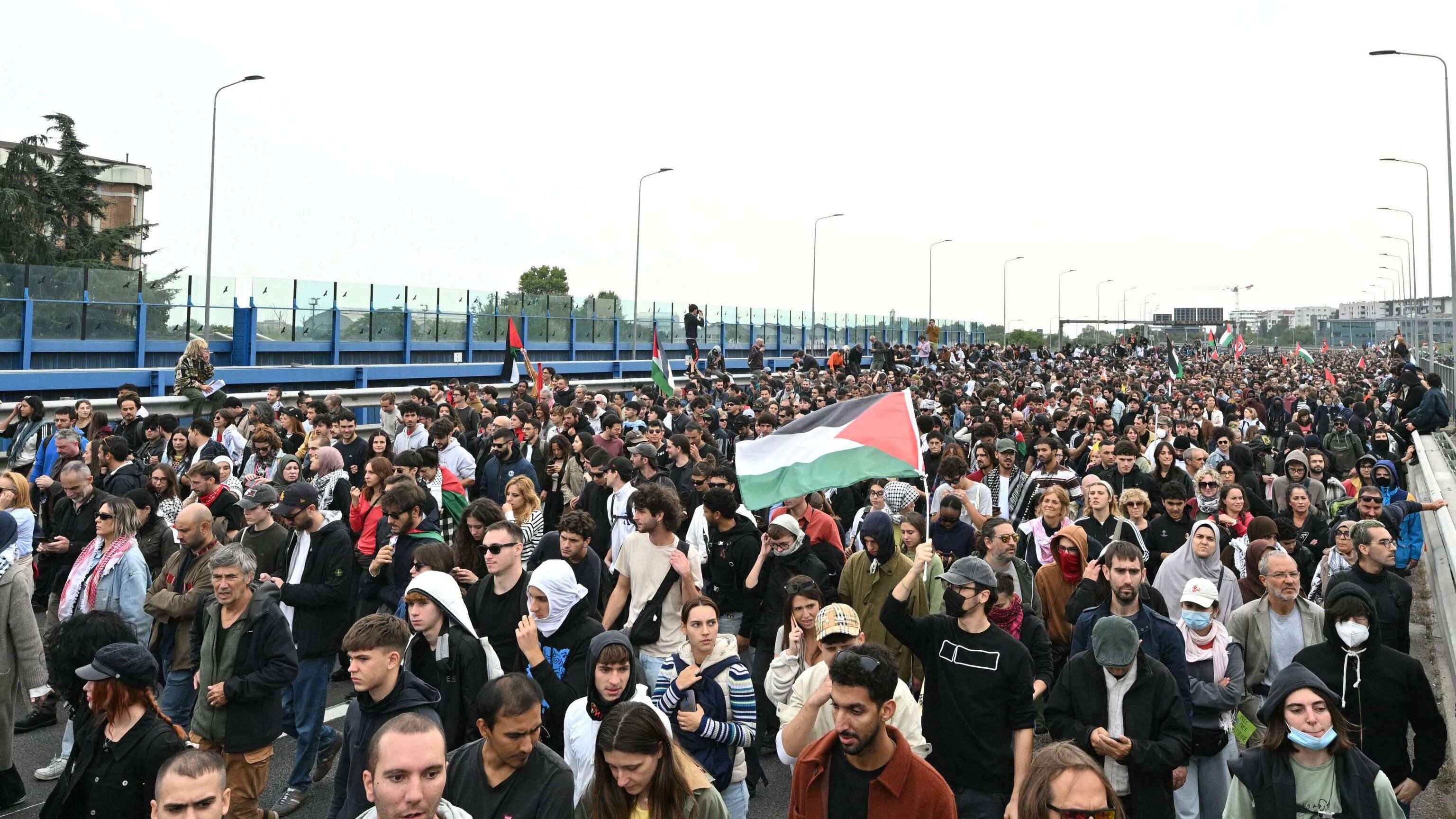 L'ipocrisia del sindacalismo bellico