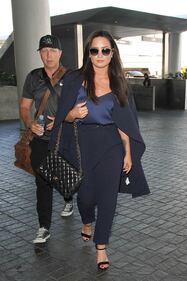 Demi Lovato hot in calze a rete 12