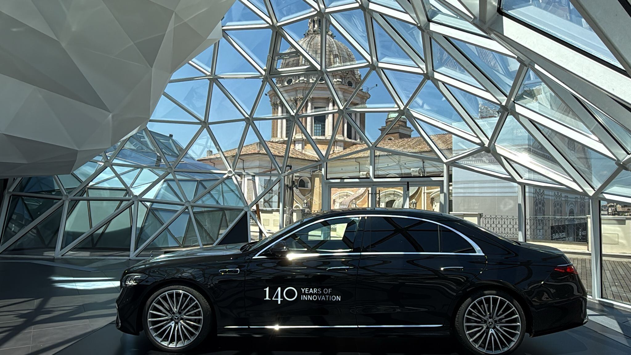 Mercedes, 140 anni di innovazione sotto il cielo di Roma