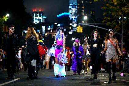 Parata di Halloween fra le vie della Sixth Avenue  6