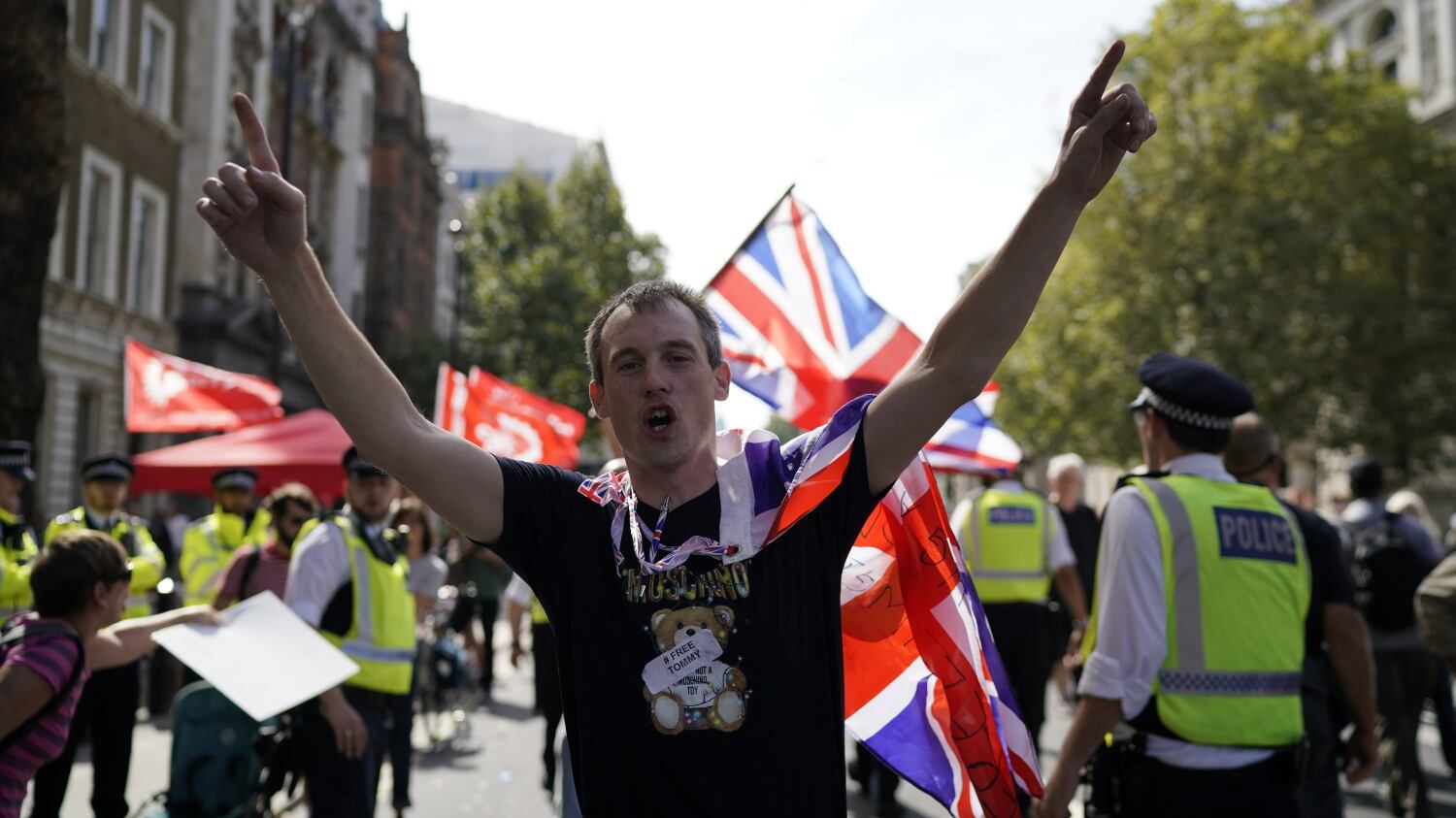 Le trame, le lettere e i tribunali nella crisi più pazza di Londra