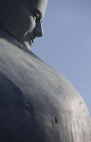 La statua di restaurata di Giovanni Paolo II 7