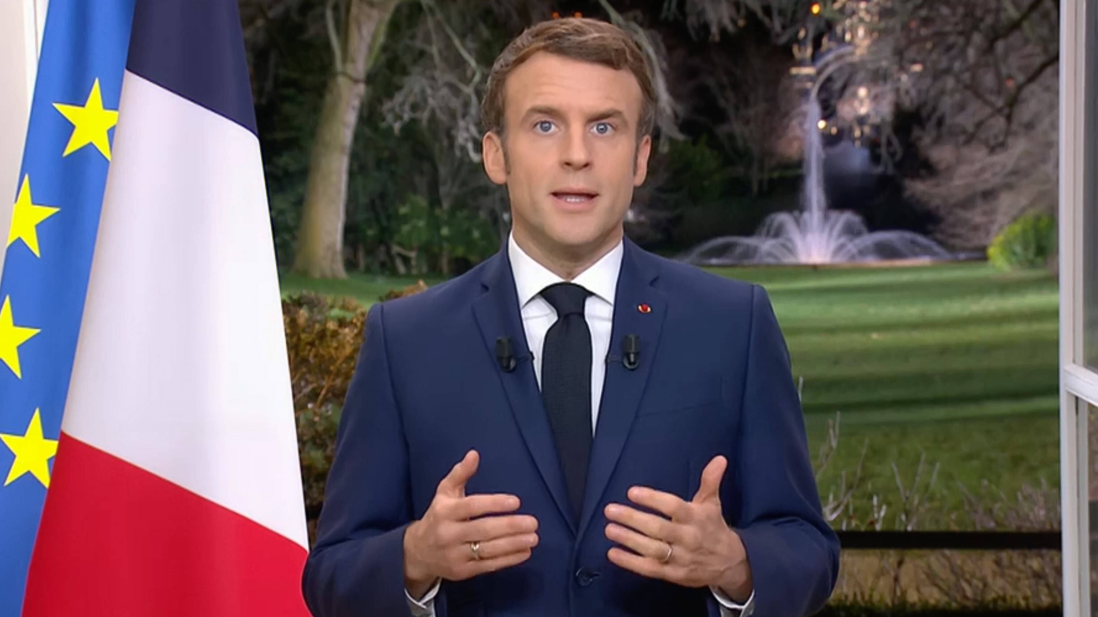 "Parigi nel mirino", "Accuse inaccettabili". Scontro tra Macron e il Cremlino