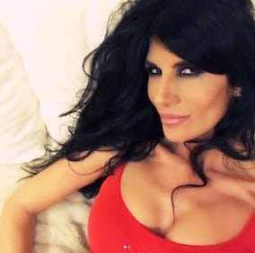 Pamela Prati hot al mare 13