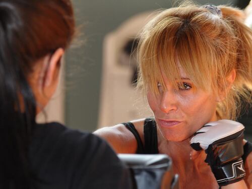 Donne a lezione dai «ghisa» per imparare le arti marziali