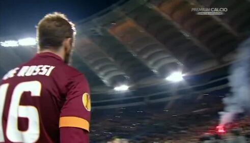 Europa League, faccia a faccia tra i giocatori della Roma e i tifosi 1