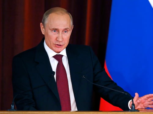 Putin nega l'invasione ma minaccia: ho l'atomica