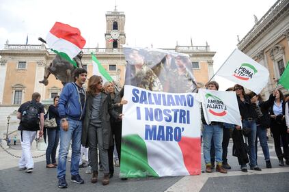 Marò tolti dal Campidoglio: scatta la protesta contro Marino 5