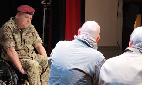 Gli occhi della guerra a teatro