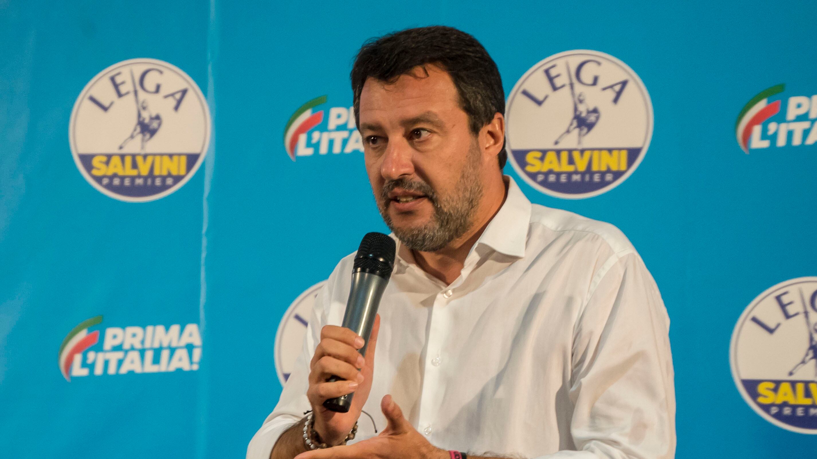 Salvini vede Draghi e ricuce lo strappo "Da oggi incontri ogni settimana". Pd e M5s furibondi