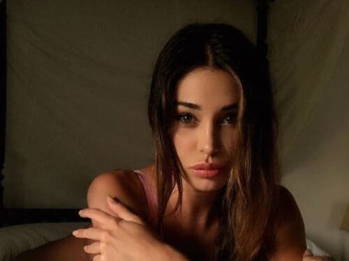 Belen Rodriguez bellissima a letto
