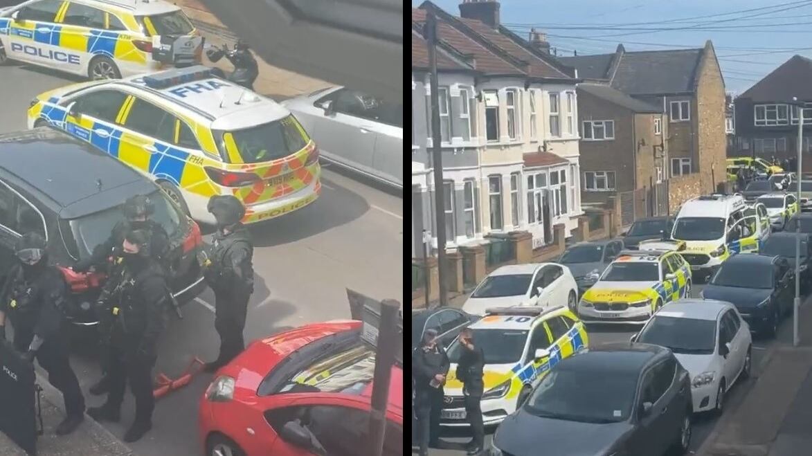 Col machete contro l'agente: paura a Londra