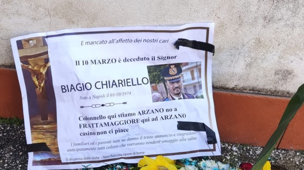 Manifesto funebre per il capo dei vigili di Arzano: grave intimidazione