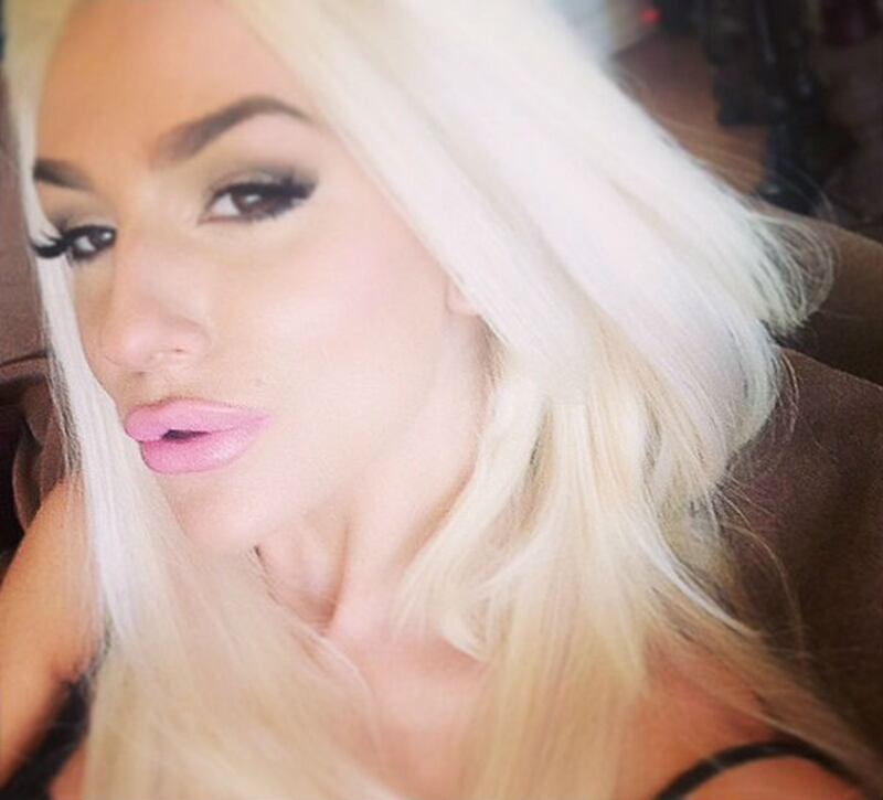 Courtney Stodden, da sposa minorenne a star di Instagram tutta curve 13