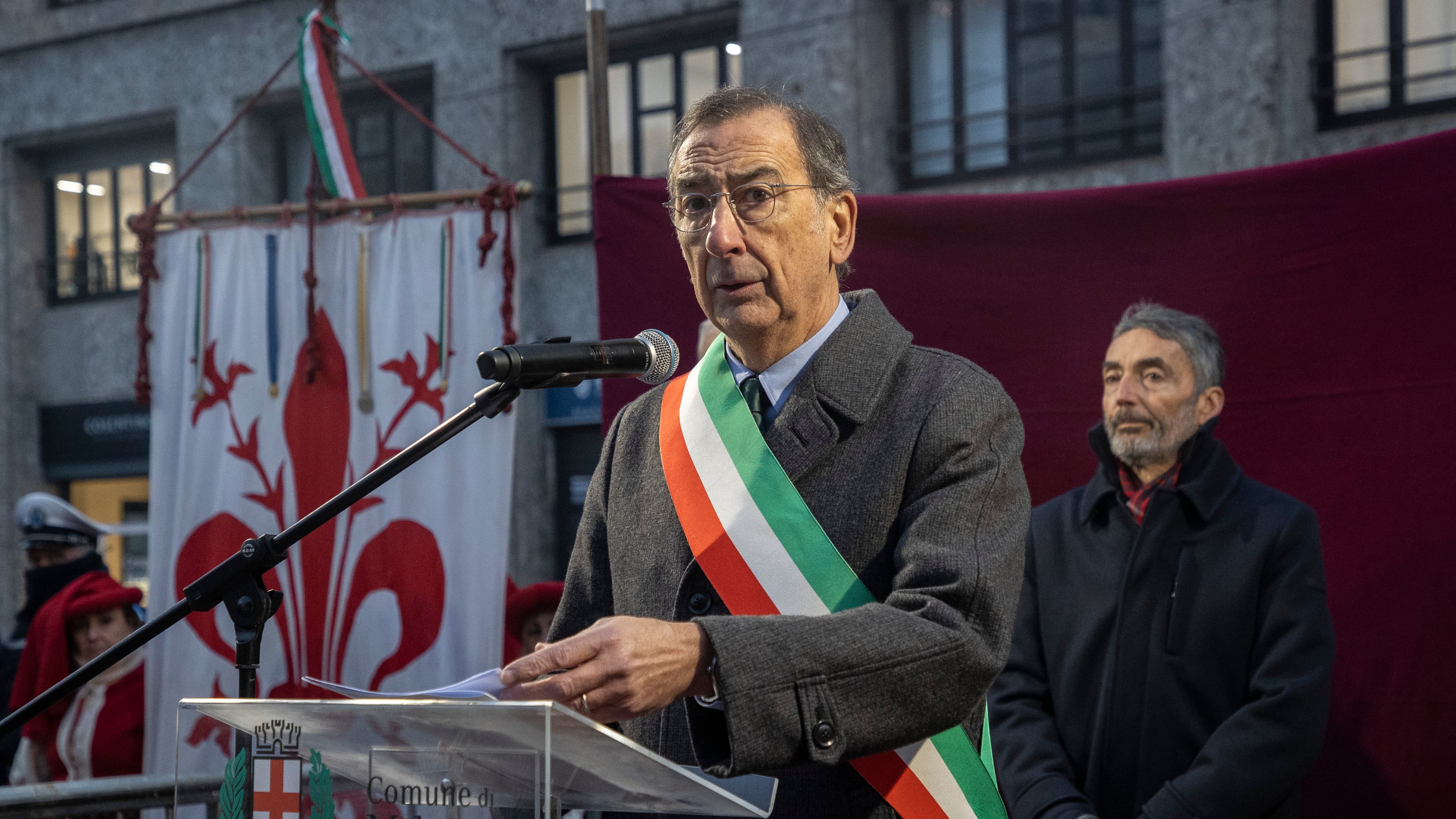 Guidare la sinistra partendo dal centro. Il duello con Sala e la sfida a Schlein