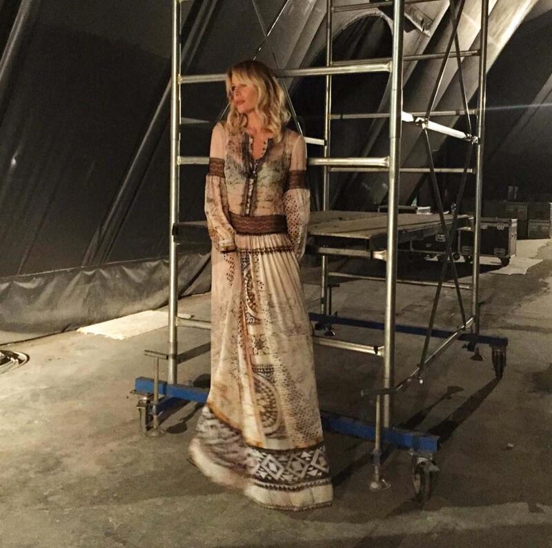 Alessia Marcuzzi favolosa con uno spacco inguinale 13