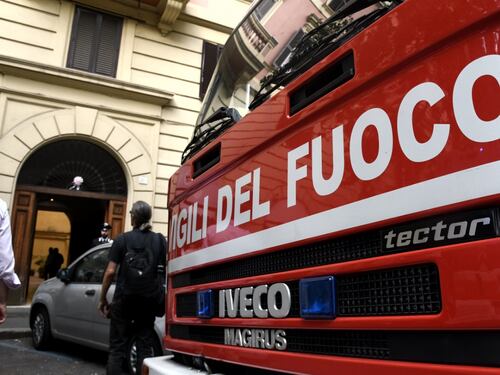 Cagliari, corpo mutilo scoperto per caso durante spegnimento incendio