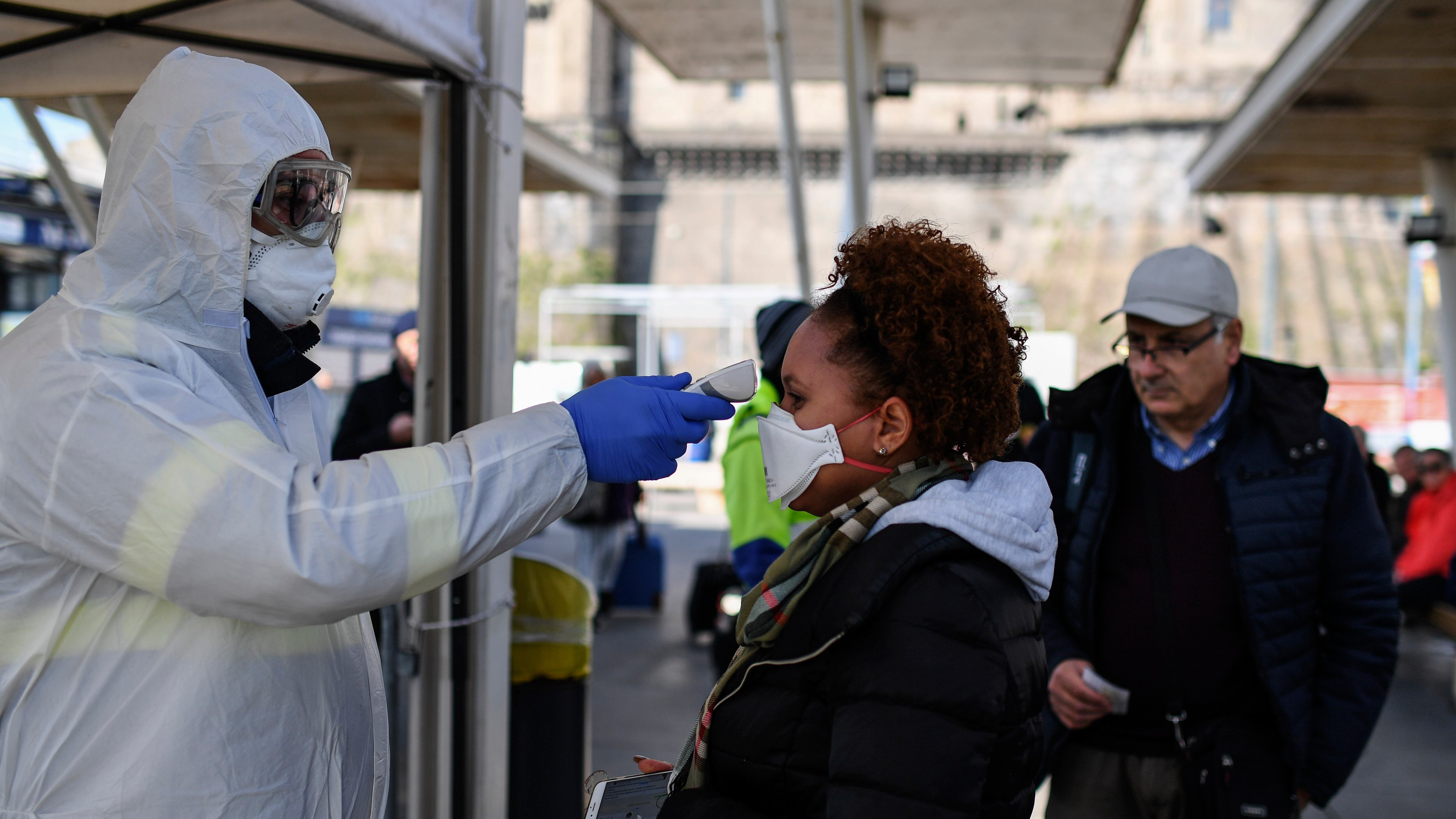 No alla quarantena breve. Ipotesi treni pieni all'80%