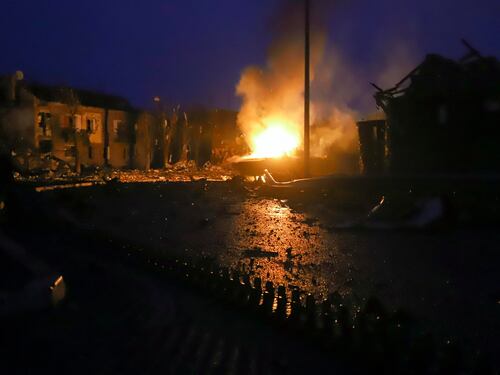 Bombardamenti senza fine. Ora si muove la Corte dell'Aia