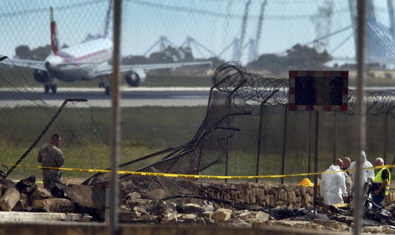 Malta, aereo di sorveglianza doganale francese si schianta nell'aeroporto La Valletta 9