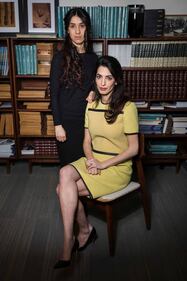 Amal Clooney con il "pancino" all'evento contro l'Isis 46