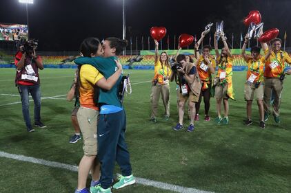 "Mi vuoi sposare?", la proposta di nozze (gay) dopo la finale del rugby 19