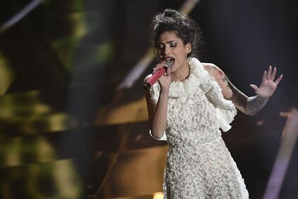 Sanremo 2018: i look sexy della seconda serata 5