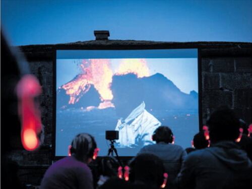 Una rassegna di film sotto le stelle. Il cinema è itinerante e a impatto zero