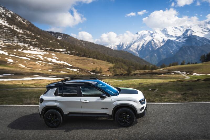 Jeep Avenger 4xe, guarda la gallery 10