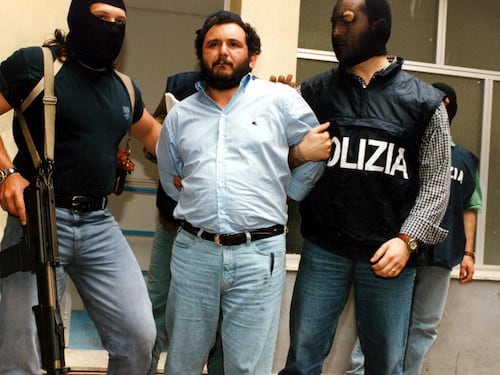 Le ultime falsità di Brusca: “Volevamo dare la colpa delle stragi del ‘92 e ‘93 alla sinistra per aiutare Berlusconi”. I legali della famiglia del Cav: “Già accertata la sua inattendibilità”