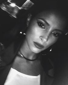 Mariana Rodriguez nuda in acqua 19