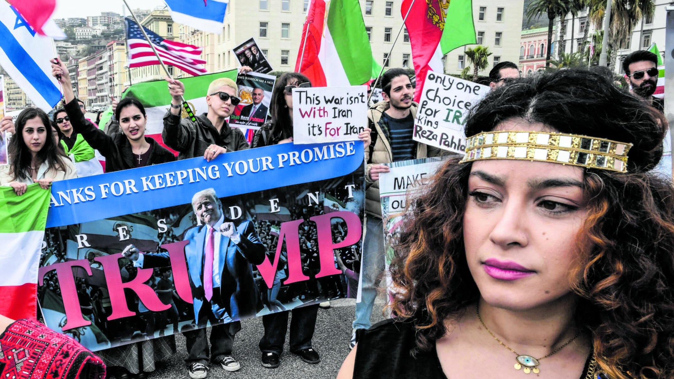 Le iraniane alla sinistra: "Avete taciuto sul regime"