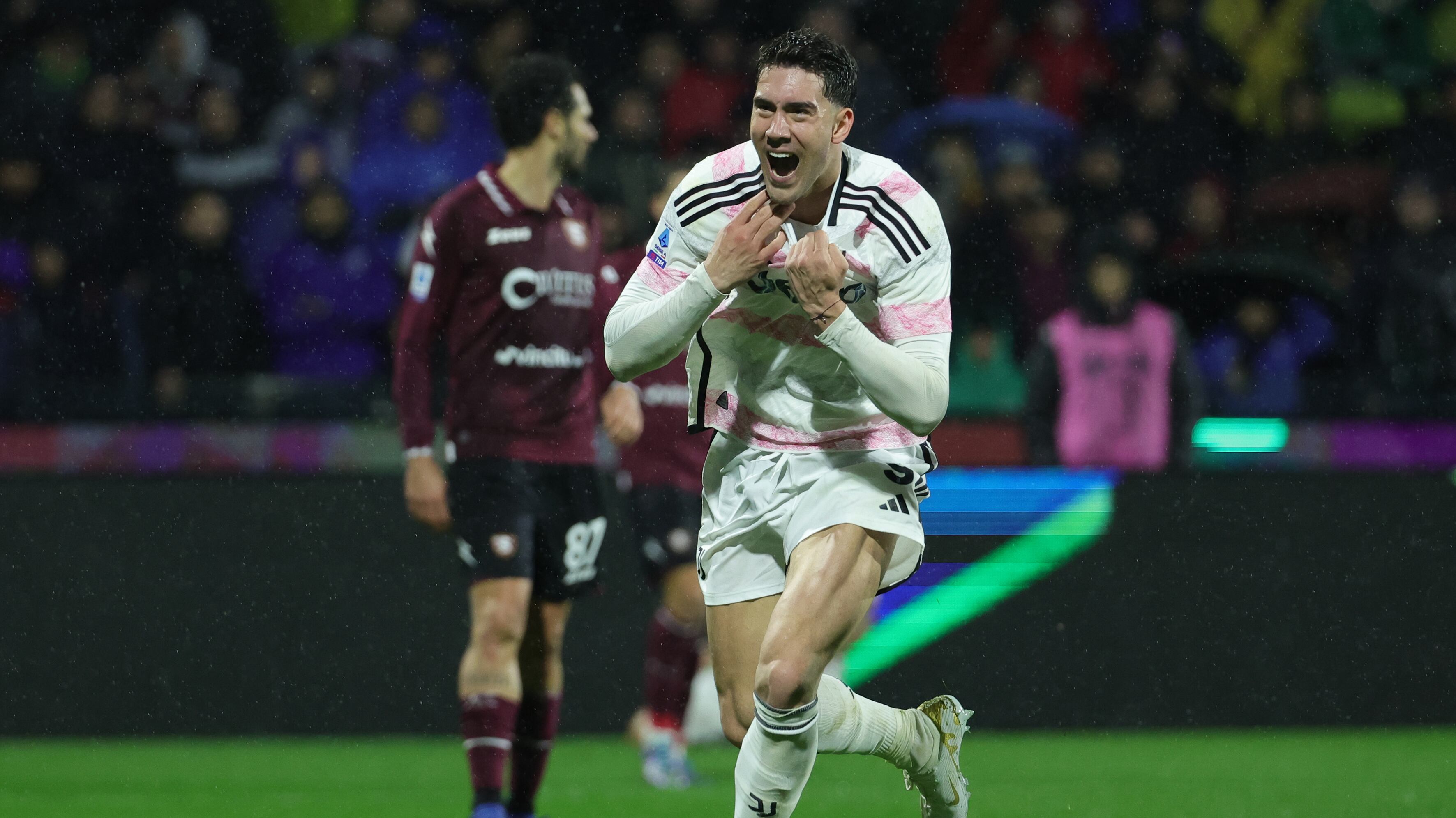 La Juventus non muore mai: Vlahovic regala la vittoria contro la Salernitana al 91'