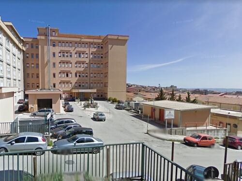 Ospedale a corto di personale, in arrivo i medici di Messi e Maradona