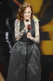 Sanremo 2018: i look sexy della terza serata 8