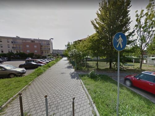 Accoltella un giovane: il papà della vittima lo pesta a sangue