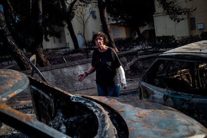 Mati, auto e case incenerite 6