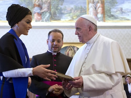 Shaykha Moza bint Nasser: chi è l’influencer sceicca al royal wedding giordano